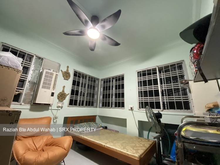 Blk 403 Bukit Batok West Avenue 7 (Bukit Batok), HDB Executive #379857391
